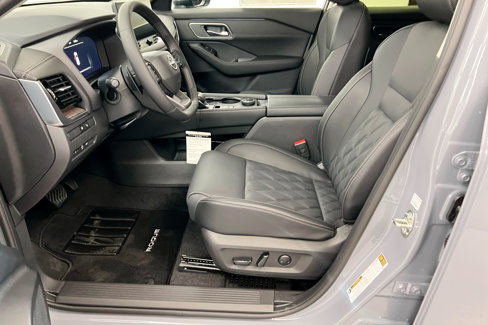 New 2025 Nissan Rogue Platinum w/ Platinum Premium Package image 17