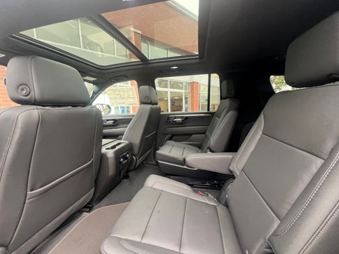 New 2025 Chevrolet Suburban Z71 w/ Comfort Package image 6