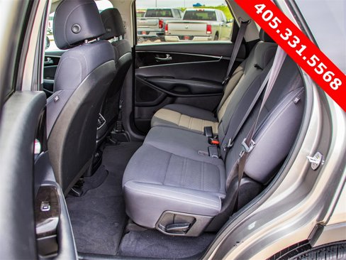 Used 2017 Kia Sorento L image 23