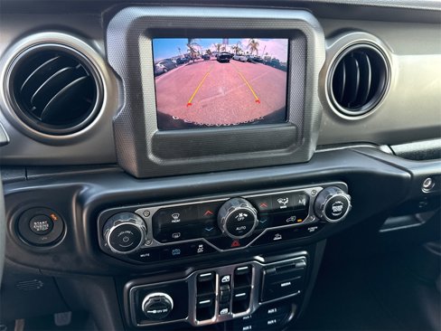 Used 2023 Jeep Wrangler Unlimited image 31