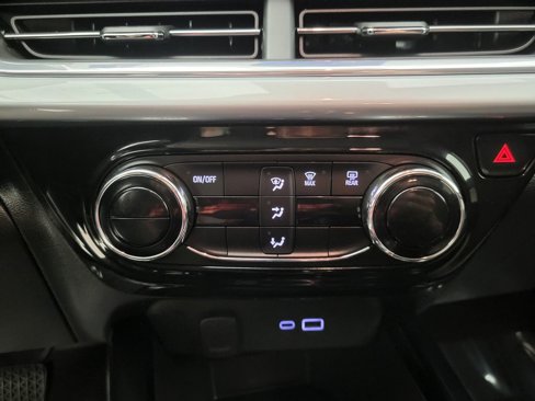 Used 2024 Chevrolet Trax LT image 30