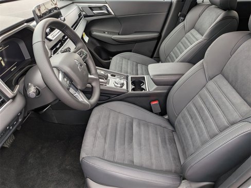 New 2025 Mitsubishi Outlander SE image 11