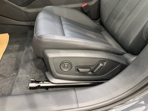 New 2025 Audi A6 e-tron Premium Plus image 9