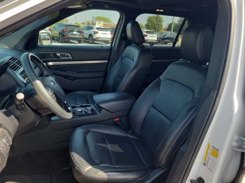 Used 2018 Ford Explorer XLT w/ Equipment Group 202A image 23