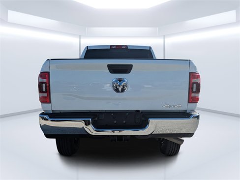 Used 2024 RAM 2500 Tradesman w/ Chrome Appearance Group image 4