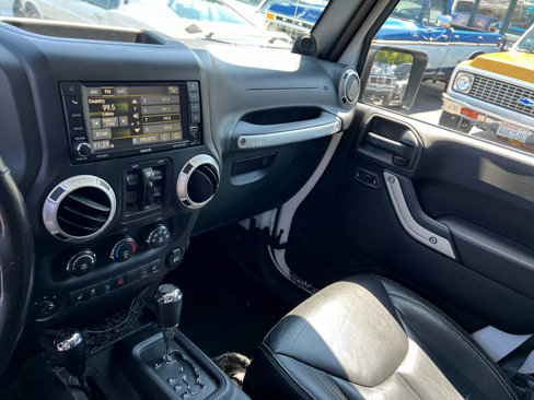Used 2014 Jeep Wrangler Unlimited Sahara image 9