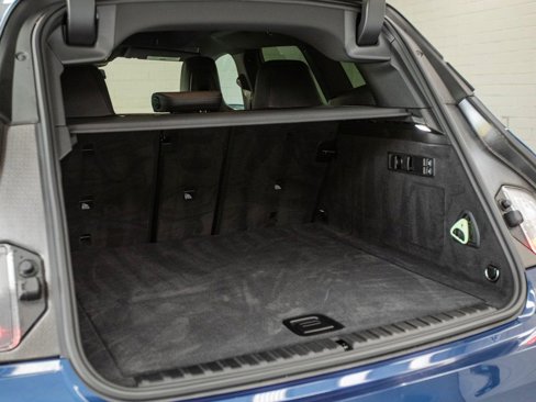 Used 2024 BMW iX xDrive50 w/ Premium Package image 29