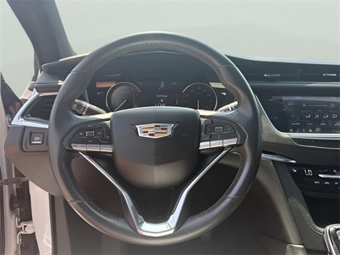 Used 2023 Cadillac XT6 Luxury image 14
