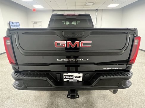 Used 2024 GMC Sierra 3500 Denali w/ Technology Package image 11