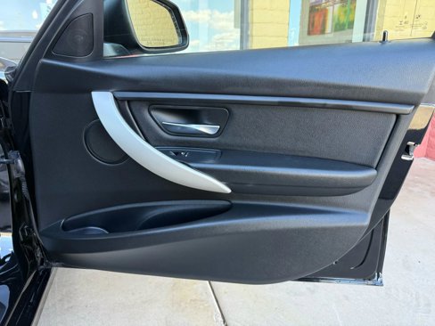 Used 2017 BMW 320i Sedan image 24