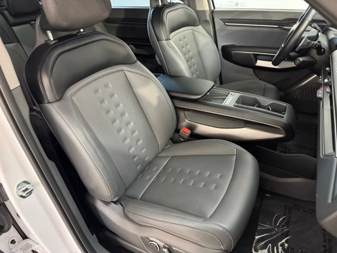 Used 2025 Kia EV9 Wind image 45