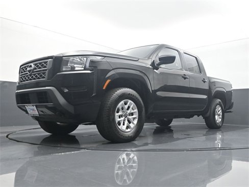 Used 2024 Nissan Frontier SV image 8