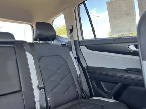 Used 2024 Volkswagen Atlas Peak Edition SEL image 14
