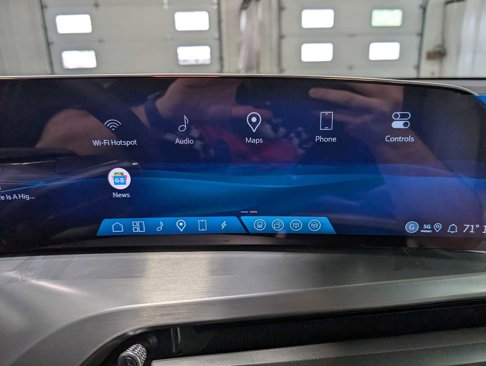 New 2026 Cadillac Vistiq Luxury w/ LPO, Floor Liner Package image 26