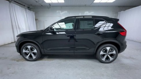 New 2026 Volvo XC40 B5 Plus w/ Protection Package Premier image 20