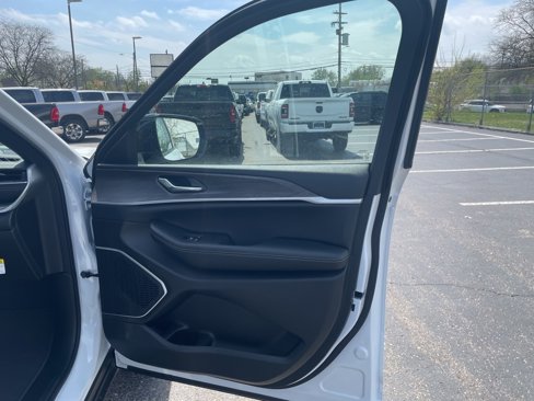 New 2025 Jeep Grand Cherokee Limited 4xe image 19