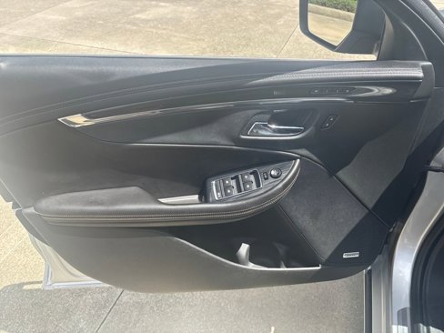 Used 2018 Chevrolet Impala Premier w/ Premier Confidence Package image 24