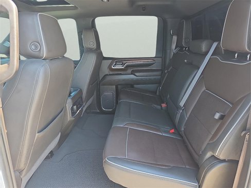 Used 2024 GMC Sierra 3500 Denali w/ Denali Reserve Package image 9