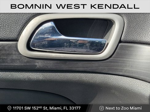 Used 2021 Jeep Grand Cherokee Laredo X image 28