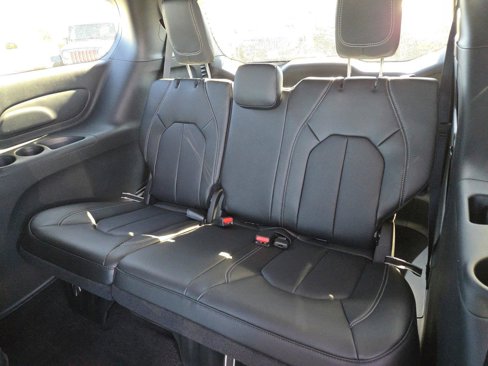 New 2025 Chrysler Pacifica Select image 14