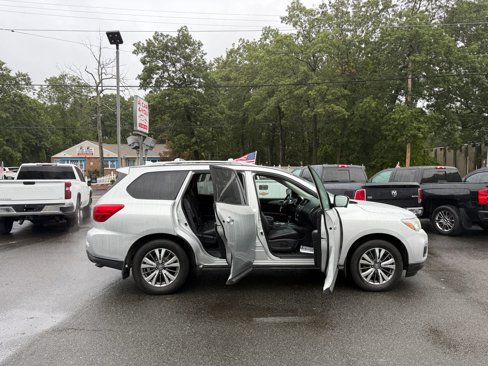 Used 2020 Nissan Pathfinder SL image 9