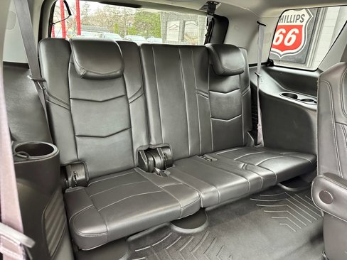 Used 2016 Cadillac Escalade Luxury image 17