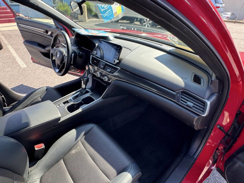 Used 2018 Honda Accord Sport image 32