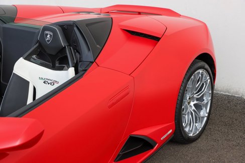 Used 2024 Lamborghini Huracan EVO image 18