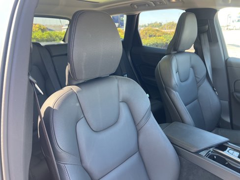 Certified 2025 Volvo XC60 B5 Plus image 35