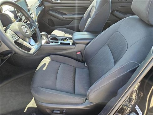 Used 2024 Nissan Altima 2.5 SV image 15