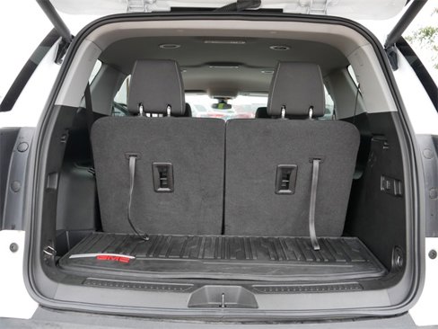 Used 2023 GMC Acadia SLE w/ Driver Convenience Package image 18