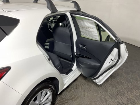 New 2025 Toyota Corolla SE image 32