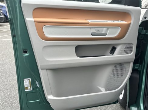 New 2025 Volkswagen ID. Buzz 1st Edition image 12