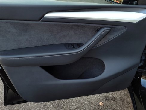 Used 2023 Tesla Model Y Long Range image 10