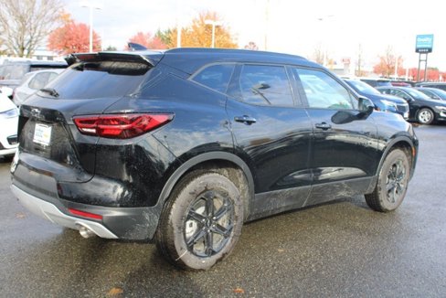 New 2025 Chevrolet Blazer LT w/ Midnight/Sport Edition image 5