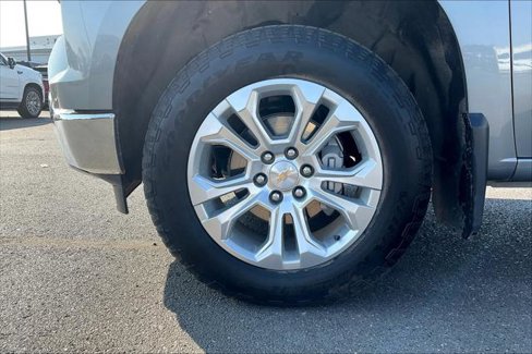 Used 2024 Chevrolet Silverado 1500 LTZ w/ LTZ Premium Package image 2