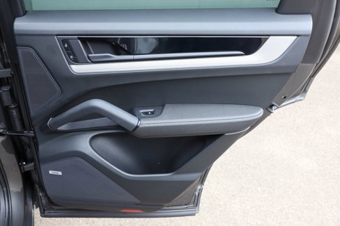 Used 2024 Porsche Cayenne Coupe image 39