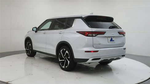 Used 2024 Mitsubishi Outlander SE image 5