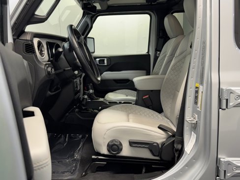 Used 2022 Jeep Wrangler Unlimited Sahara image 13