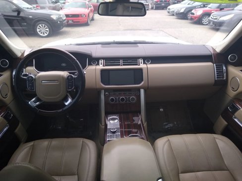 Used 2016 Land Rover Range Rover HSE image 19