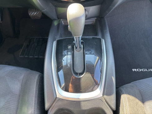 Used 2015 Nissan Rogue SV w/ SV Premium Package image 23