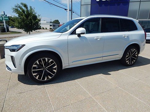 New 2026 Volvo XC90 B6 Plus w/ Protection Package Premier image 11