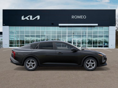 New 2025 Kia K4 LXS image 7