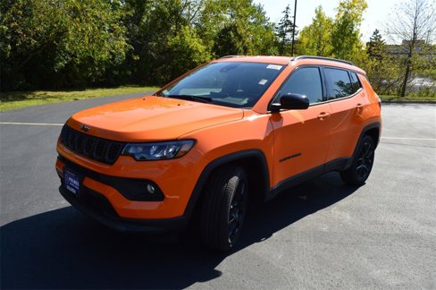 New 2026 Jeep Compass Latitude image 9
