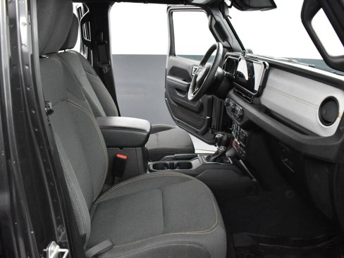Used 2024 Jeep Wrangler Willys image 31