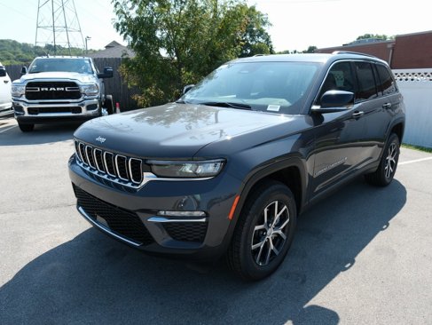 New 2025 Jeep Grand Cherokee Limited image 12