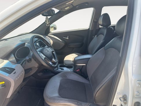 Used 2011 Hyundai Tucson GLS image 9