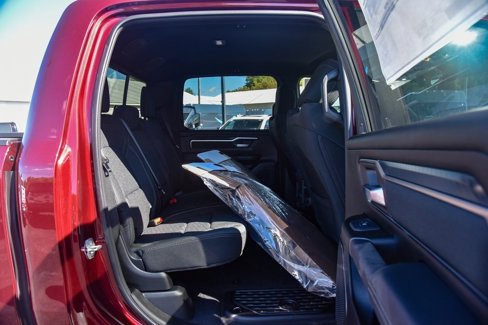 New 2026 RAM 1500 4x4 Crew Cab image 11