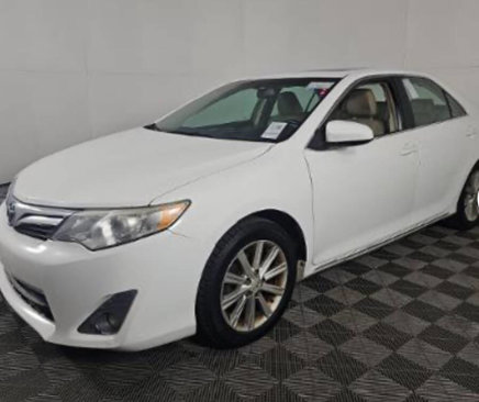Used 2012 Toyota Camry XLE image 1