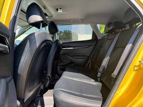 Used 2022 Kia Seltos SX w/ Sunroof Package image 18